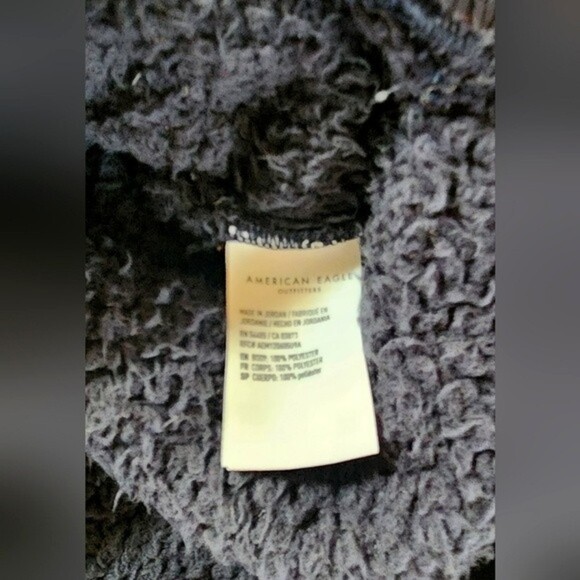 🔖American Eagle ColorBlock  Teddy Fleece Crewneck Top - Picture 3 of 8